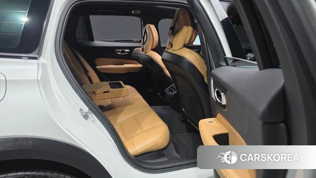 Volvo V60 Cross-Country 2nd Generation 2019 Белый из Кореи, фото 3