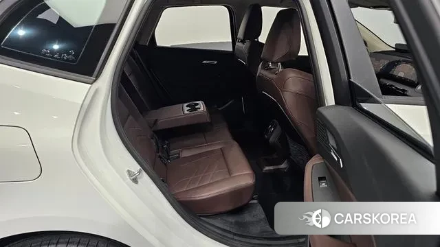 BMW 2 Series Active Tourer (U06) 2023 Белый из Кореи, фото 3