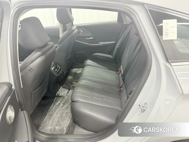 Chery Fengyun Fengyun A8 2024 Серебристо-серый из Китая, фото 3