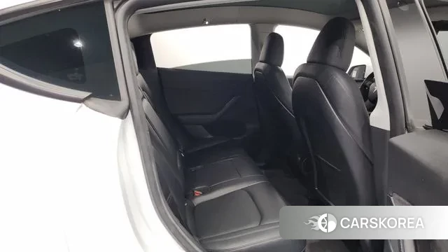 Tesla Model Y 2023 Белый из Кореи, фото 3