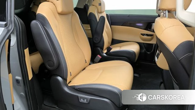 Kia Carnival 4th generation 2023 Серебристо-серый из Кореи, фото 3