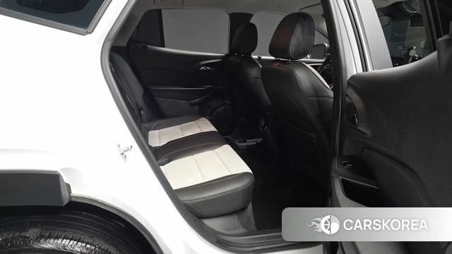 Chevrolet (GM Daewoo) Trax Crossover 2024 Белый из Кореи, фото 3