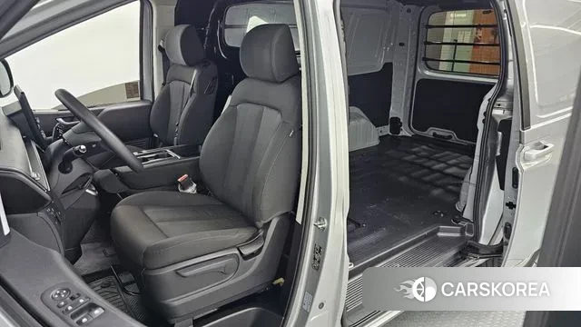 Hyundai Staria 2022 Серебряный из Кореи, фото 3