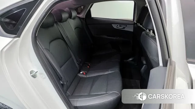 Kia The New K3 2nd generation 2021 Белый из Кореи, фото 3