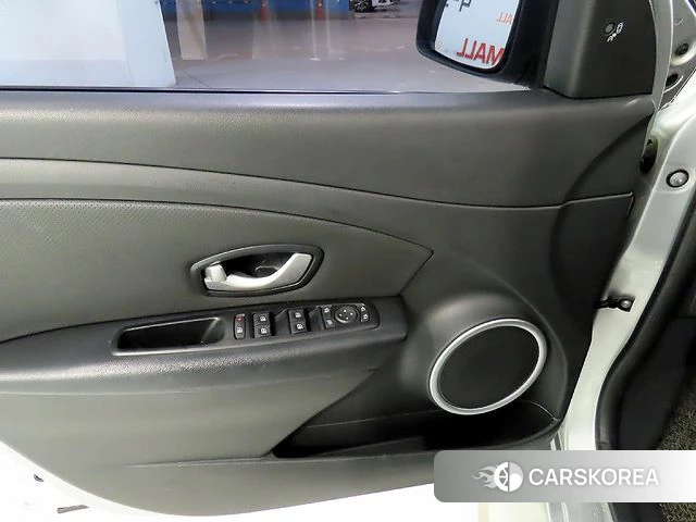 Renault Korea (Samsung) SM3 Neo 2018 Серебристо-серый из Кореи, фото 3
