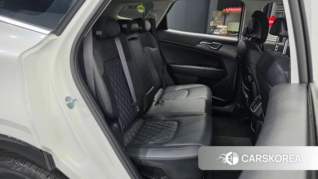 Kia Sportage 5th Generation Hybrid 2023 Белый из Кореи, фото 3