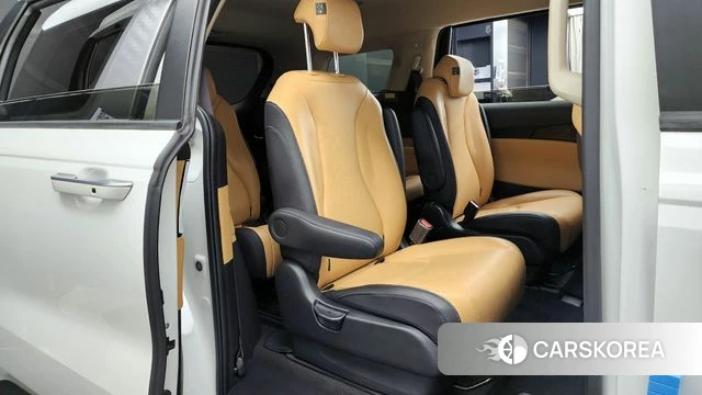 Kia Carnival 4th generation 2023 Белый из Кореи, фото 3