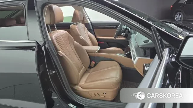 Hyundai Grandeur Hybrid (GN7) 2023 Черный из Кореи, фото 3