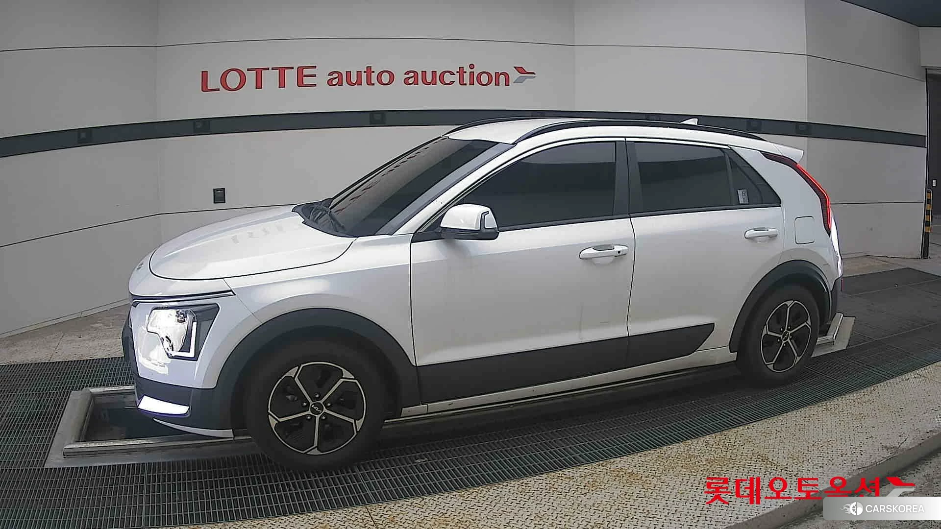 Kia Niro Hybrid 2022 Snow White Pearl (optional) из Кореи, фото 3