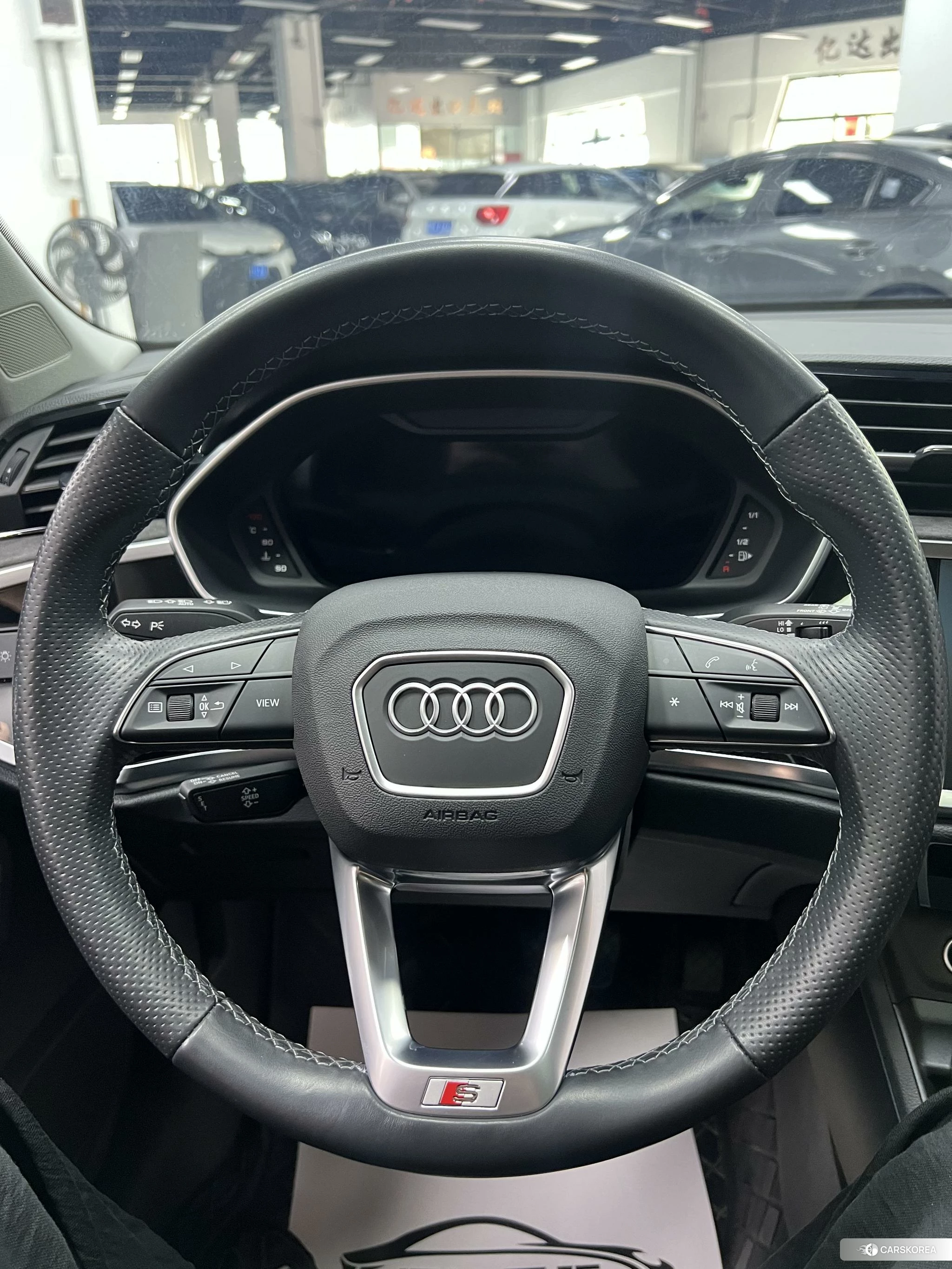 Audi Q3 Sportback 2022 Темно-серый из Китая, фото 3
