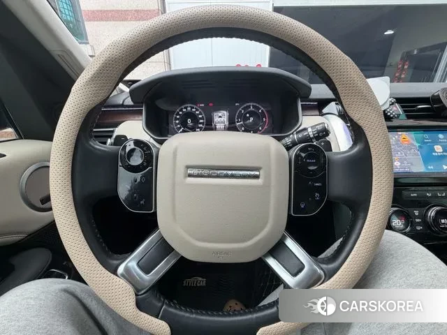 Land Rover Discovery 5 2018 Черный из Кореи, фото 3