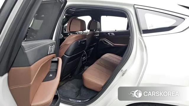 BMW X6 (G06) 2023 Белый из Кореи, фото 3