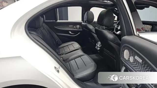 Mercedes-Benz E-Class W213 2022 Белый из Кореи, фото 3