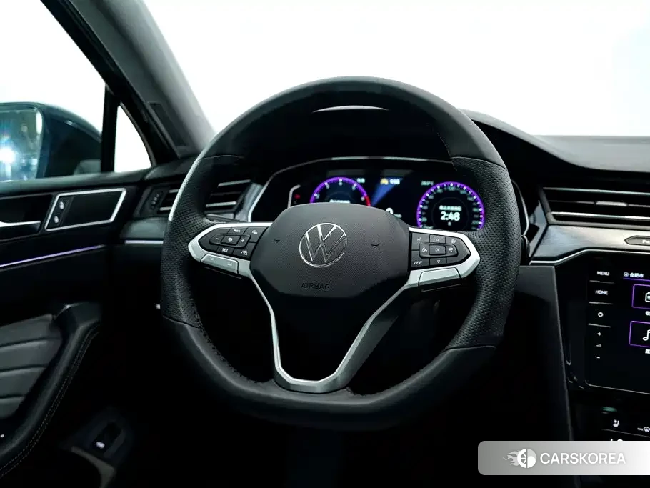 Volkswagen Magotan 2026 Черный из Китая, фото 3