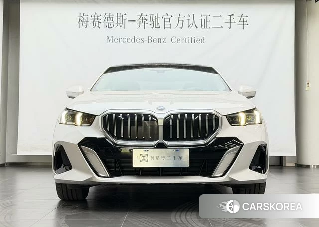 BMW 5 series 2024 Белый из Китая, фото 3