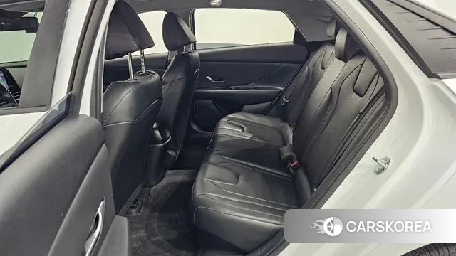 Hyundai Avante Hybrid (CN7) 2022 Белый из Кореи, фото 3