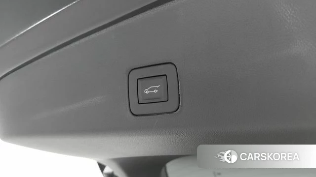 Chevrolet (GM Daewoo) Trailblazer 2023 Черный из Кореи, фото 3