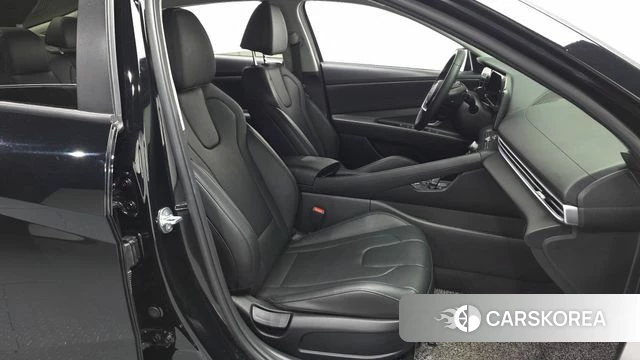 Hyundai The New Avante (CN7) 2023 Черный из Кореи, фото 3