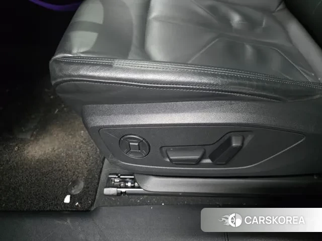 Audi Q3 (F3) 2023 Белый из Кореи, фото 3