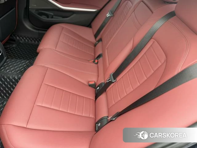 BMW 3 series 2021 Черный из Китая, фото 3