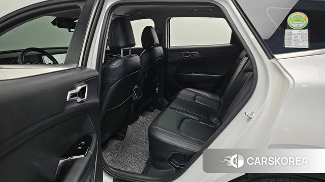 Kia Sportage 5th Generation Hybrid 2023 Белый из Кореи, фото 3