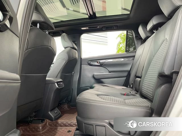 Toyota Crown Lufang 2022 Белый из Китая, фото 3