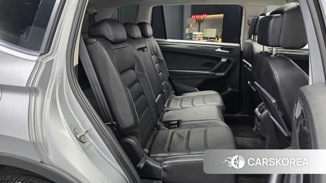 Volkswagen Tiguan Allspace 2020 Серебристо-серый из Кореи, фото 3