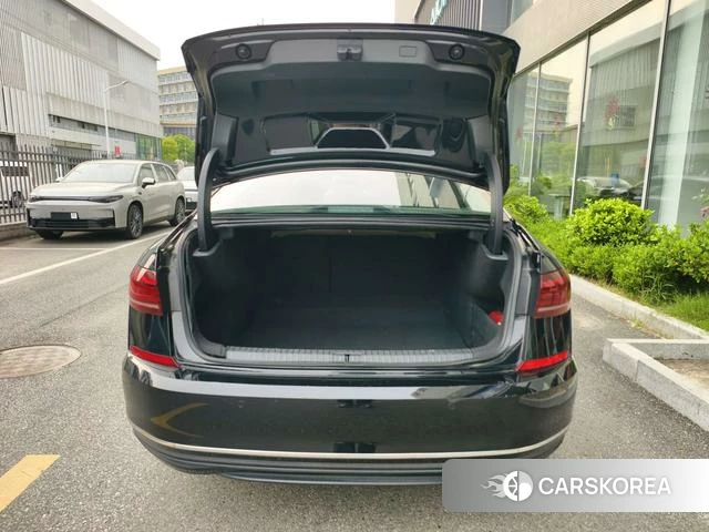 Volkswagen Passat 2025 Черный из Китая, фото 3