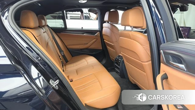 BMW 5 Series (G30) 2022 Черный из Кореи, фото 3