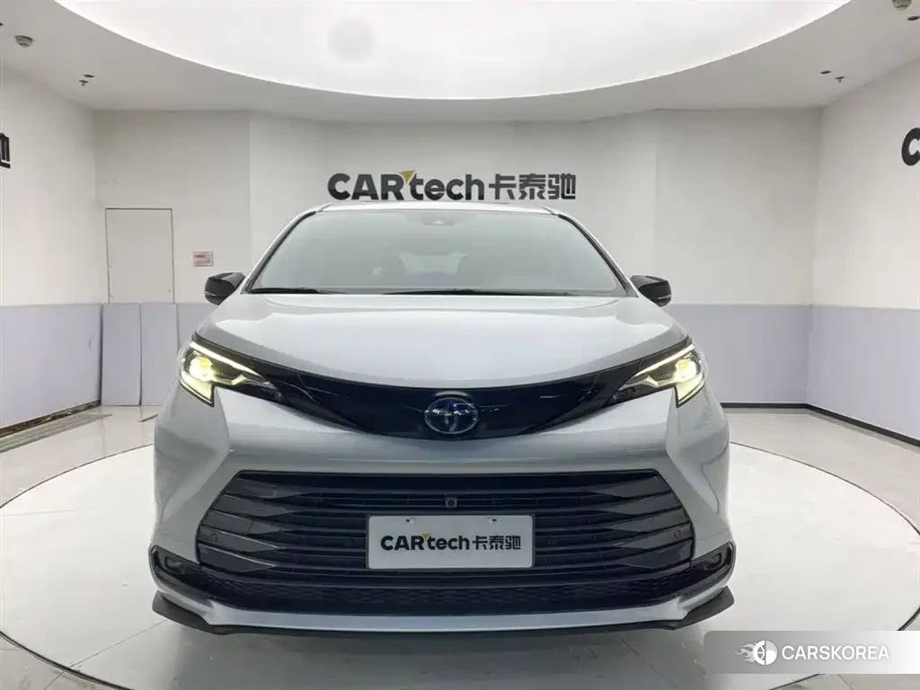 Toyota Sienna 2024 Белый из Китая, фото 3