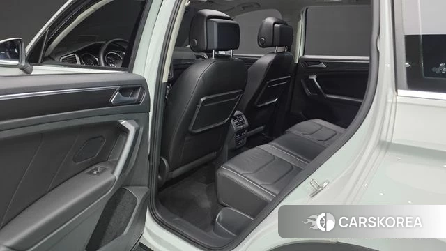 Volkswagen Tiguan second Generation 2019 Белый из Кореи, фото 3