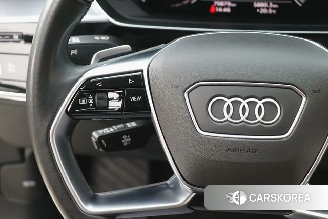 Audi A8 2022 Черный из Китая, фото 3