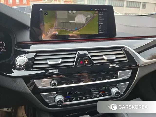 BMW 5 Series (G30) 2020 Белый из Кореи, фото 3