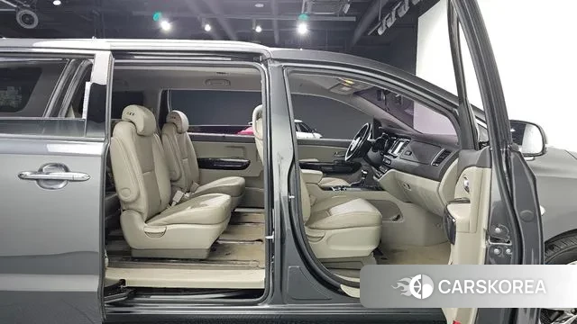 Kia All New Carnival 2018 Серый из Кореи, фото 3