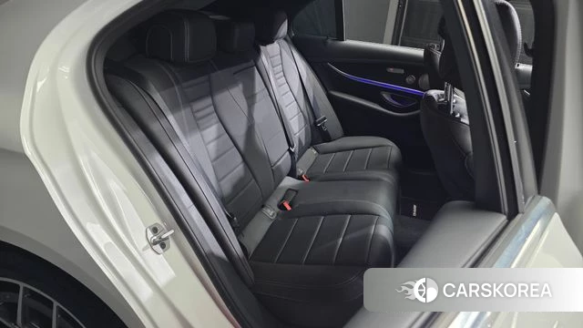 Mercedes-Benz E-Class W213 2022 Белый из Кореи, фото 3