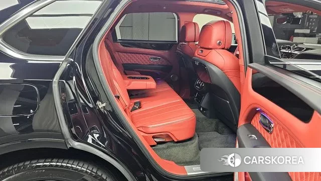 Bentley Bentayga 2023 Черный из Кореи, фото 3