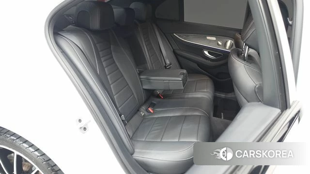 Mercedes-Benz E-Class W213 2023 Белый из Кореи, фото 3