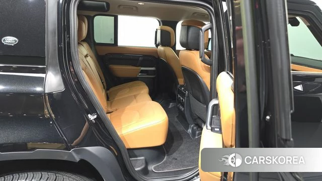 Land Rover Defender (L663) 2023 Черный из Кореи, фото 3