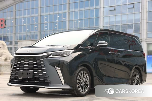 Lexus LM 2024 Черный из Китая, фото 3