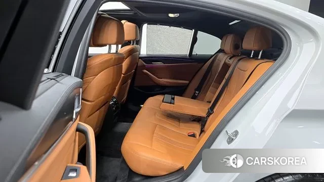 BMW 5 Series (G30) 2022 Белый из Кореи, фото 3