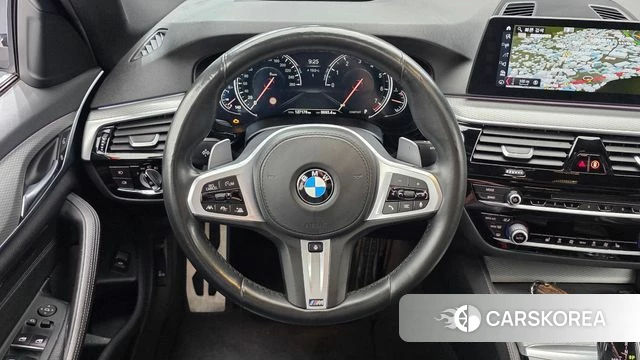 BMW 5 Series (G30) 2018 Белый из Кореи, фото 3