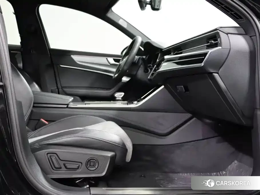 Audi A6L 2022 Черный из Китая, фото 3