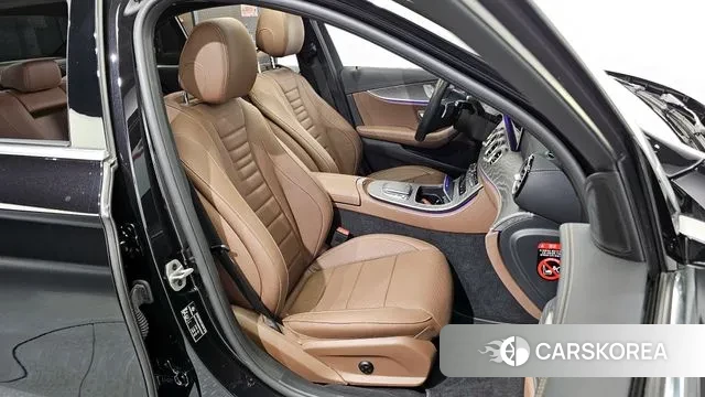 Mercedes-Benz E-Class W213 2021 Черный из Кореи, фото 3