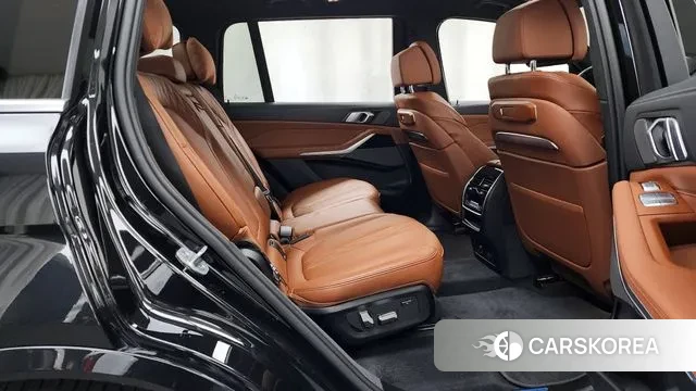 BMW X7 (G07) 2024 Черный из Кореи, фото 3