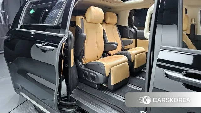 Kia Carnival 4th generation 2023 Черный из Кореи, фото 3