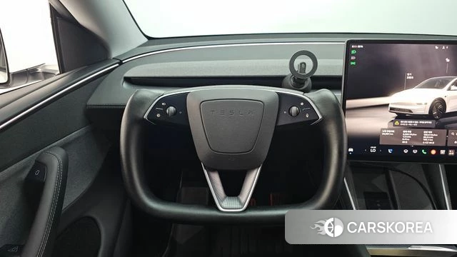 Tesla Model Y 2025 Белый из Кореи, фото 3