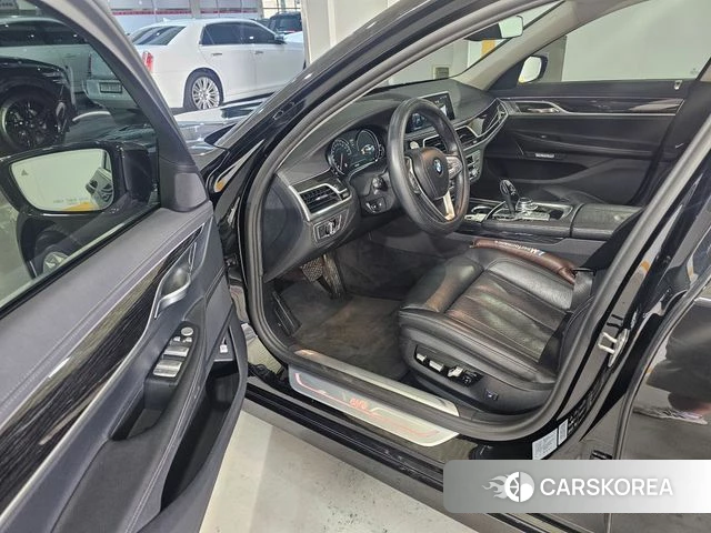 BMW 7 Series (G11) 2018 Черный из Кореи, фото 3