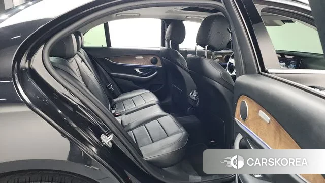 Mercedes-Benz E-Class W213 2018 Черный из Кореи, фото 3