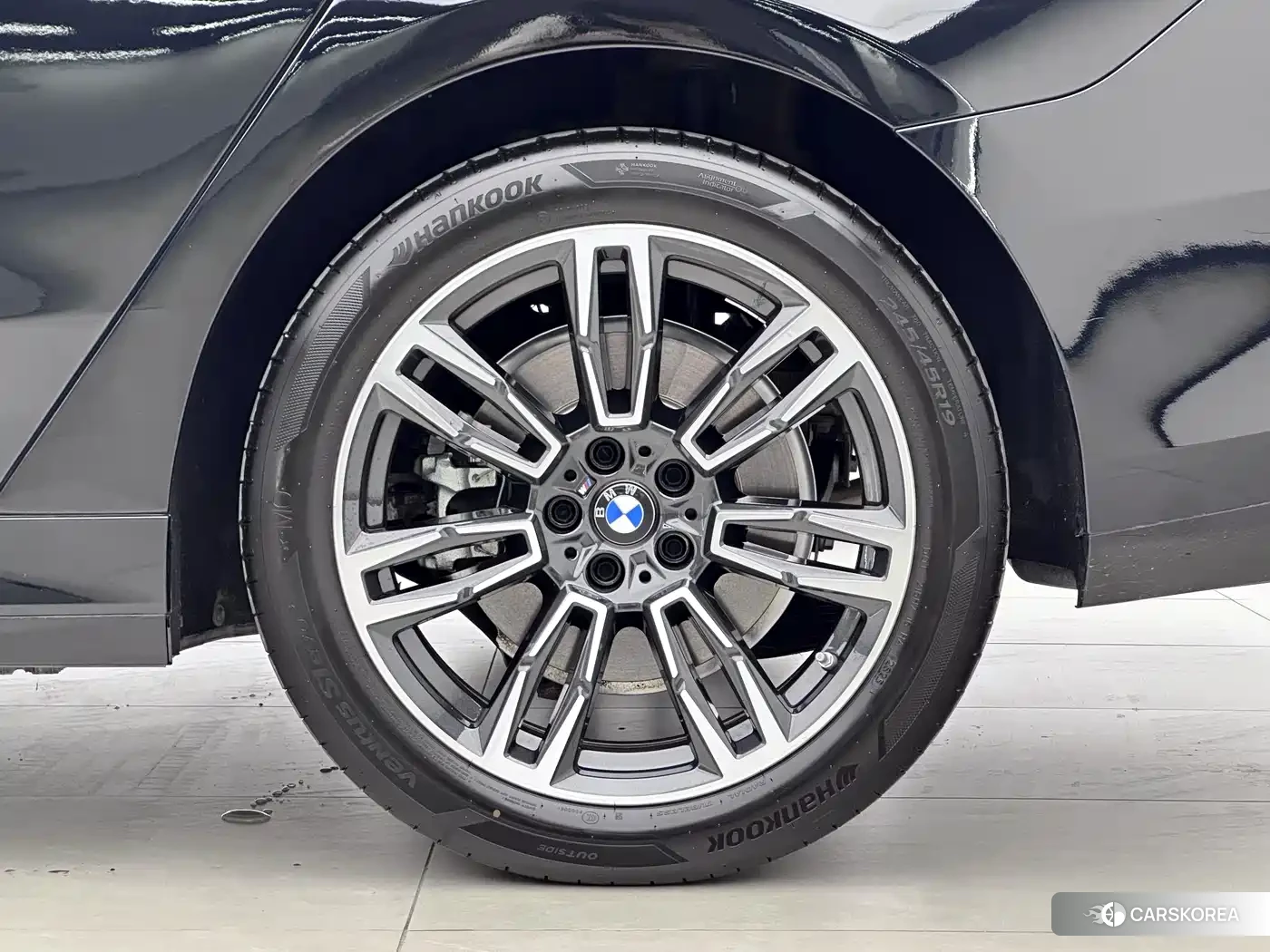 BMW 5 series 2024 Черный из Китая, фото 3