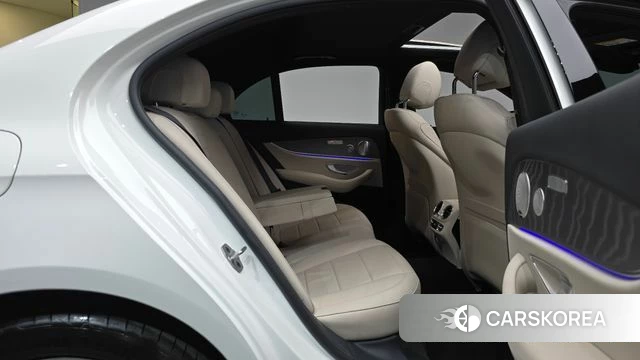 Mercedes-Benz E-Class W213 2022 Белый из Кореи, фото 3